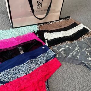 💖Bundle of 12 panties sz L💖